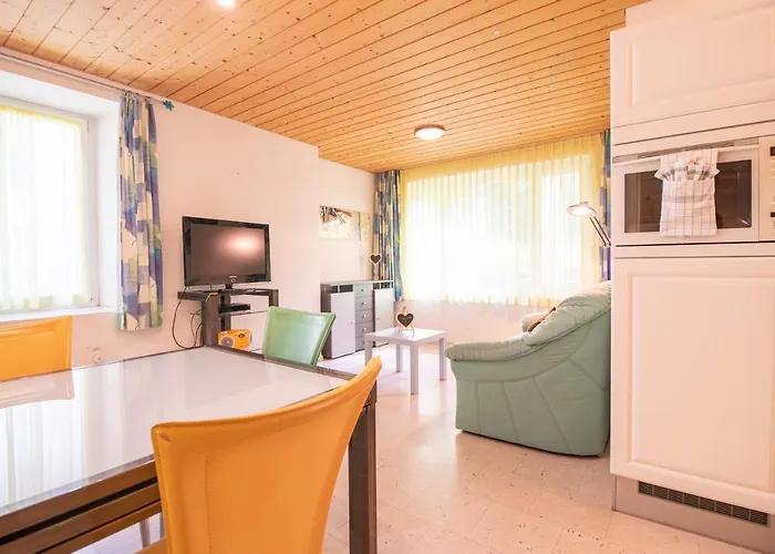 Haus Padrun 10 Apartment *